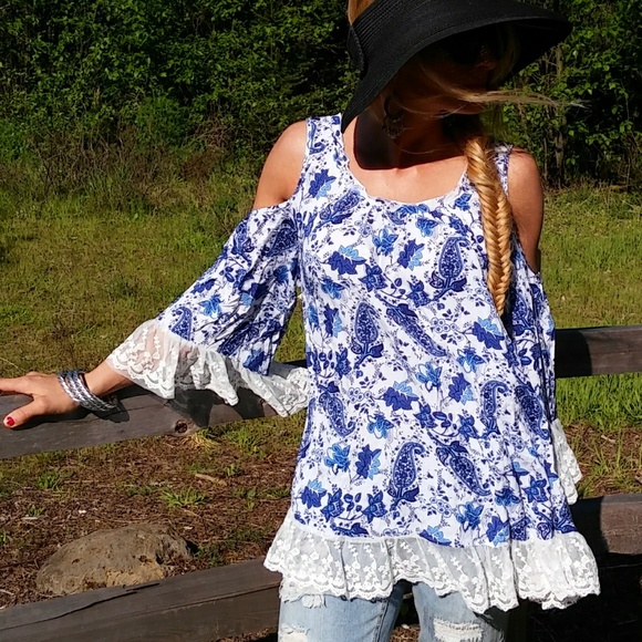 BOHO BLUES FLORAL COLD SHOULDER TOP - Picture 2 of 4